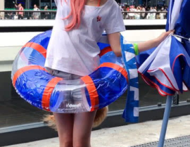 游水小姐姐,畅游水世界，展现青春活力